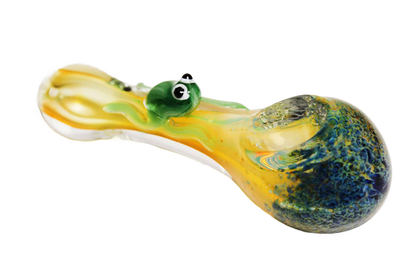 This color-changing Frog Pipe is a great conversation starter. It changes colors while you're smoking, and the frog design is really cool.