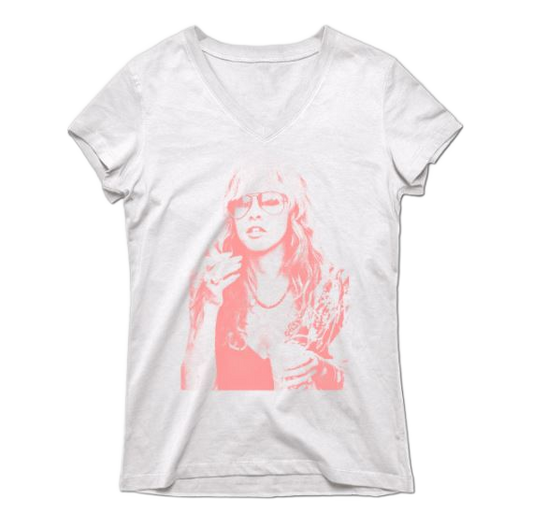 This Stevie Nicks T-shirt is a classic that will complement any outfit. It's a great addition to any wardrobe.