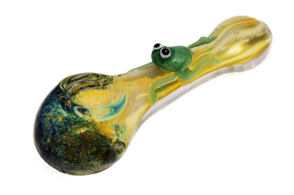 This color-changing Frog Pipe is a great conversation starter. It changes colors while you're smoking, and the frog design is really cool.